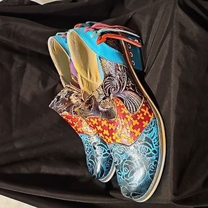 Genuine leather shootie style shoe